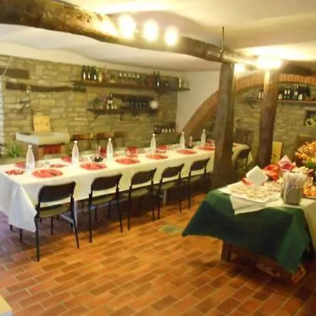 Il Grappolo In Langa Farm stay
